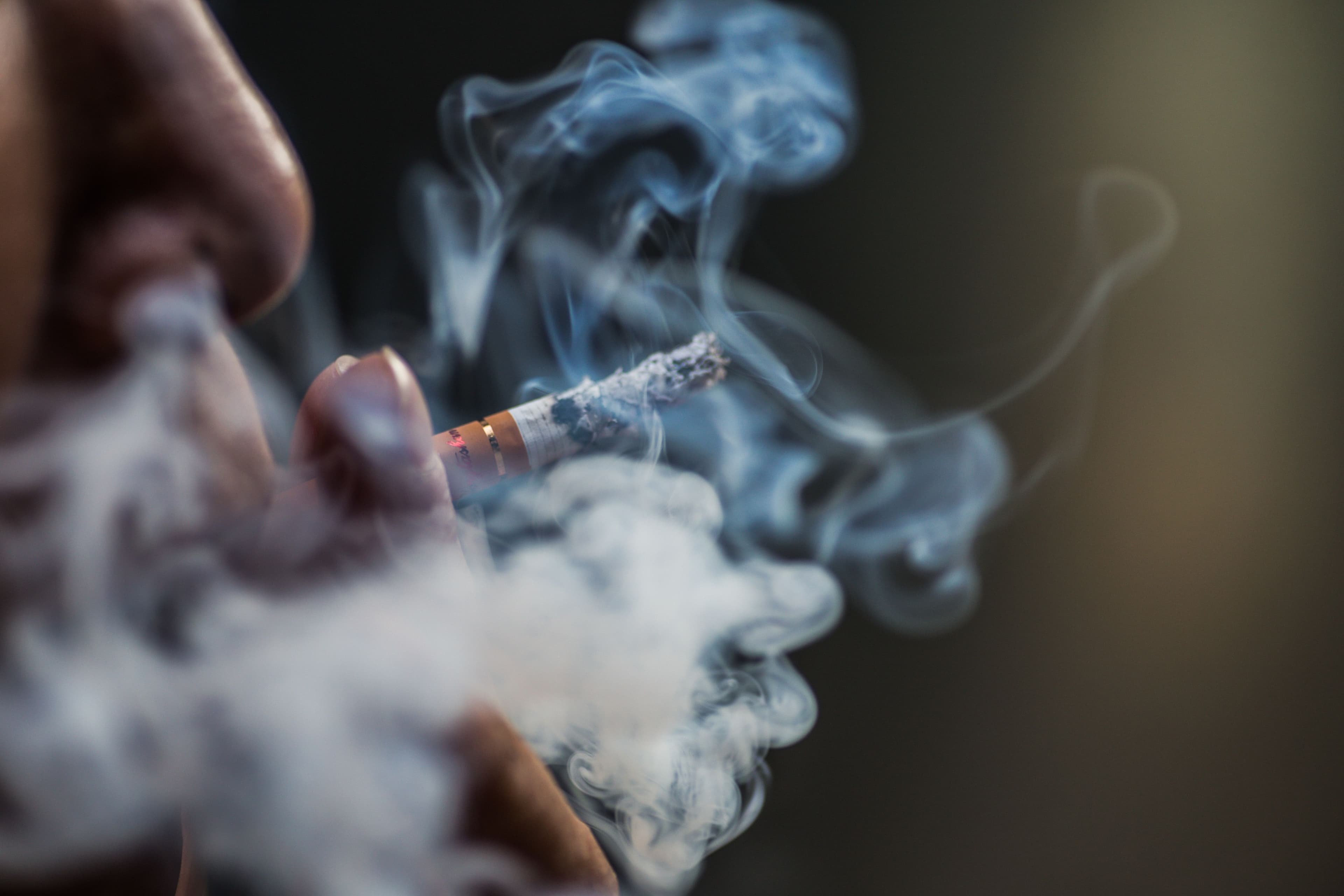 É Permitido Fumar no Condomínio? Entenda as Regras e Leis 
