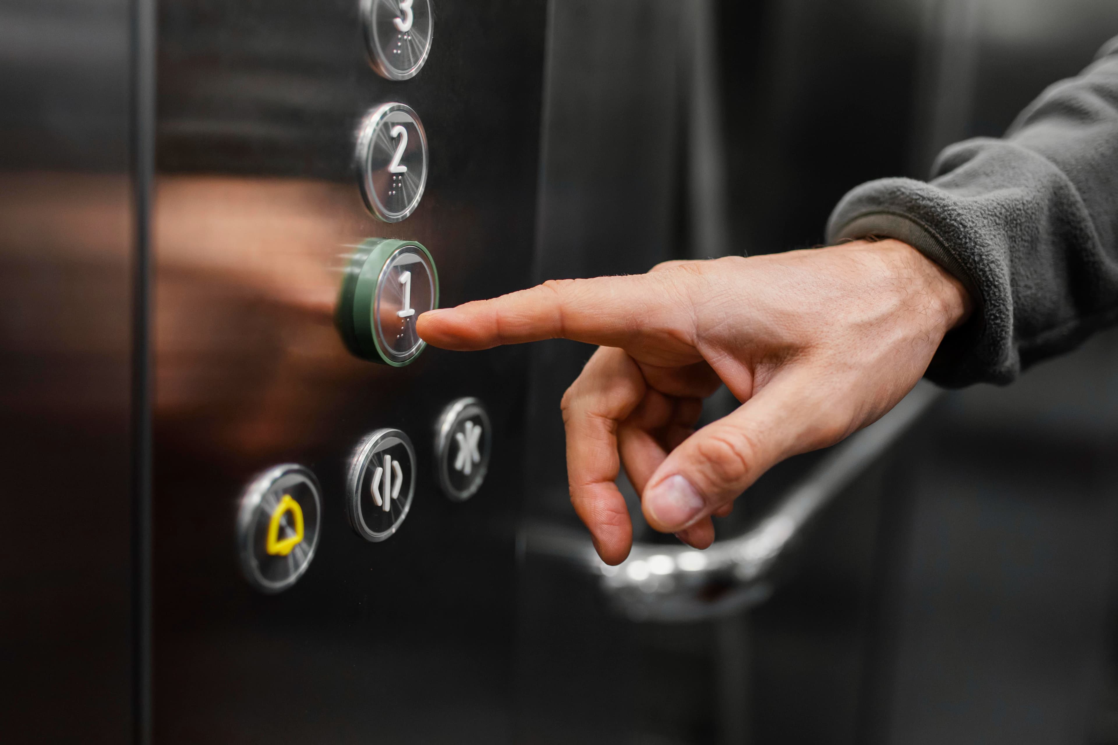 Vandalismo em elevadores: Como prevenir e remediar danos