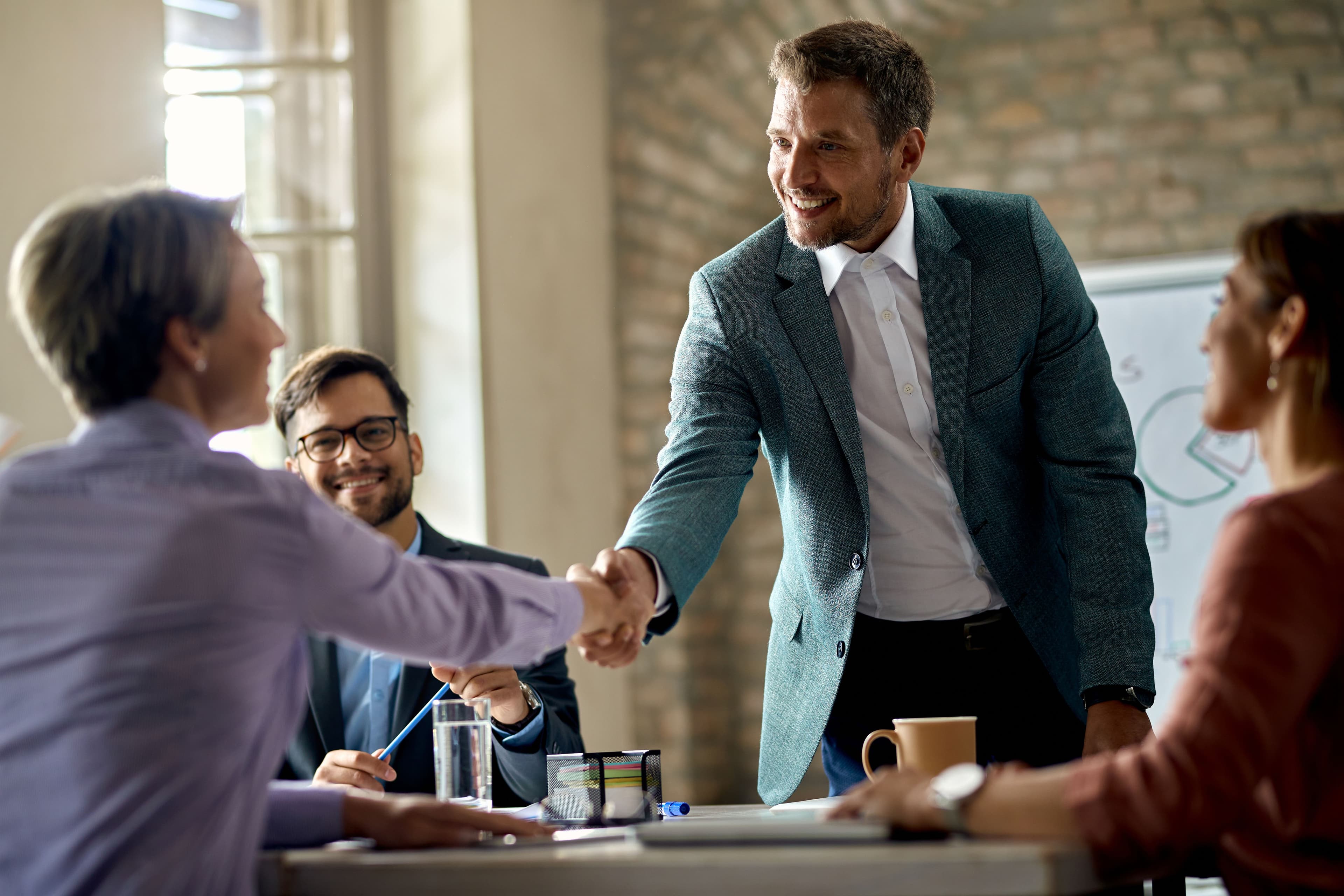 Customer Success B2B: How to Reduce Churn and Turn Customers into Long-Term Partners